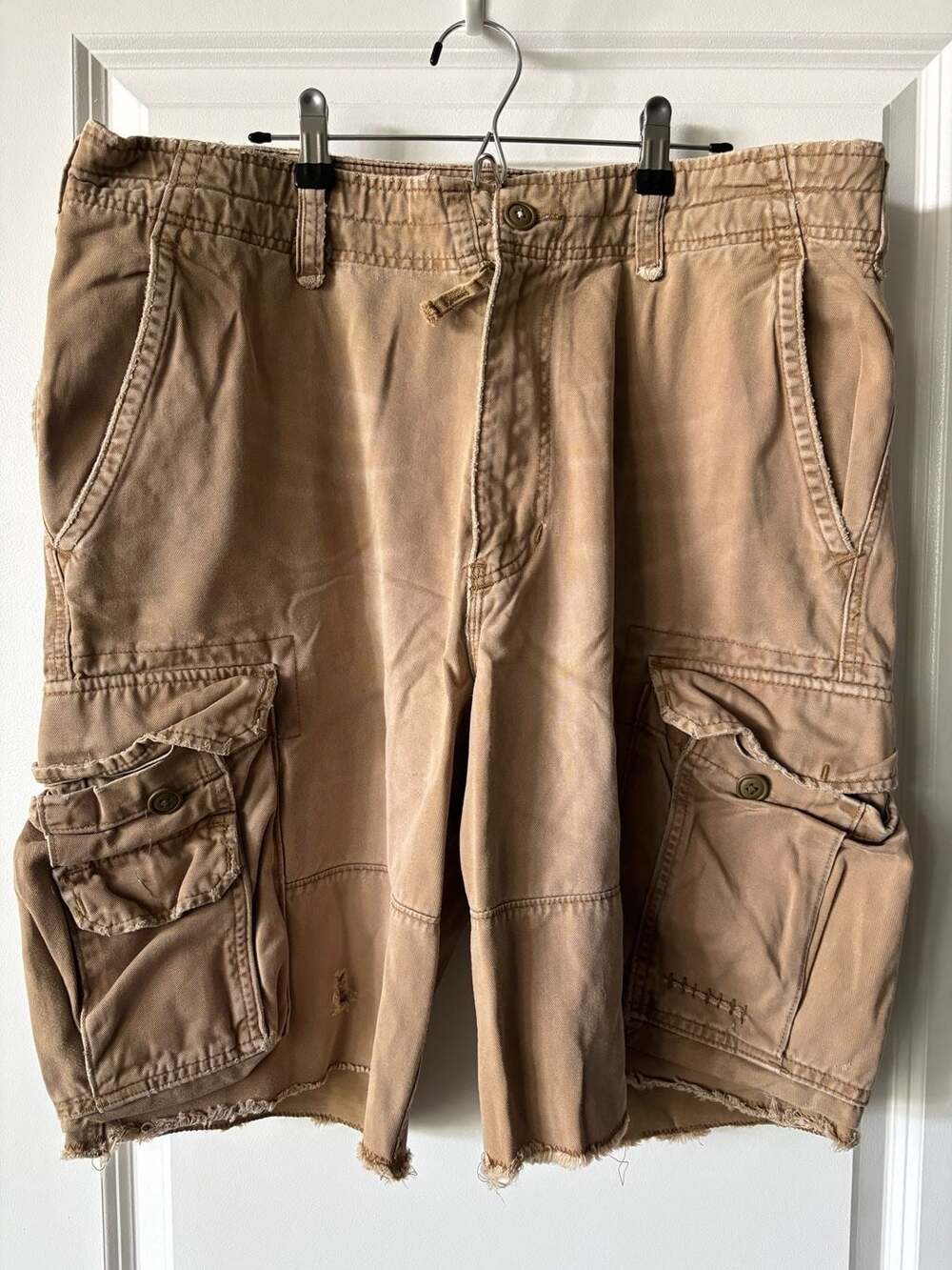 Abercrombie & Fitch Heavy Canvas Distressed Cargo Shorts Tan Mens 34 (2001 catal